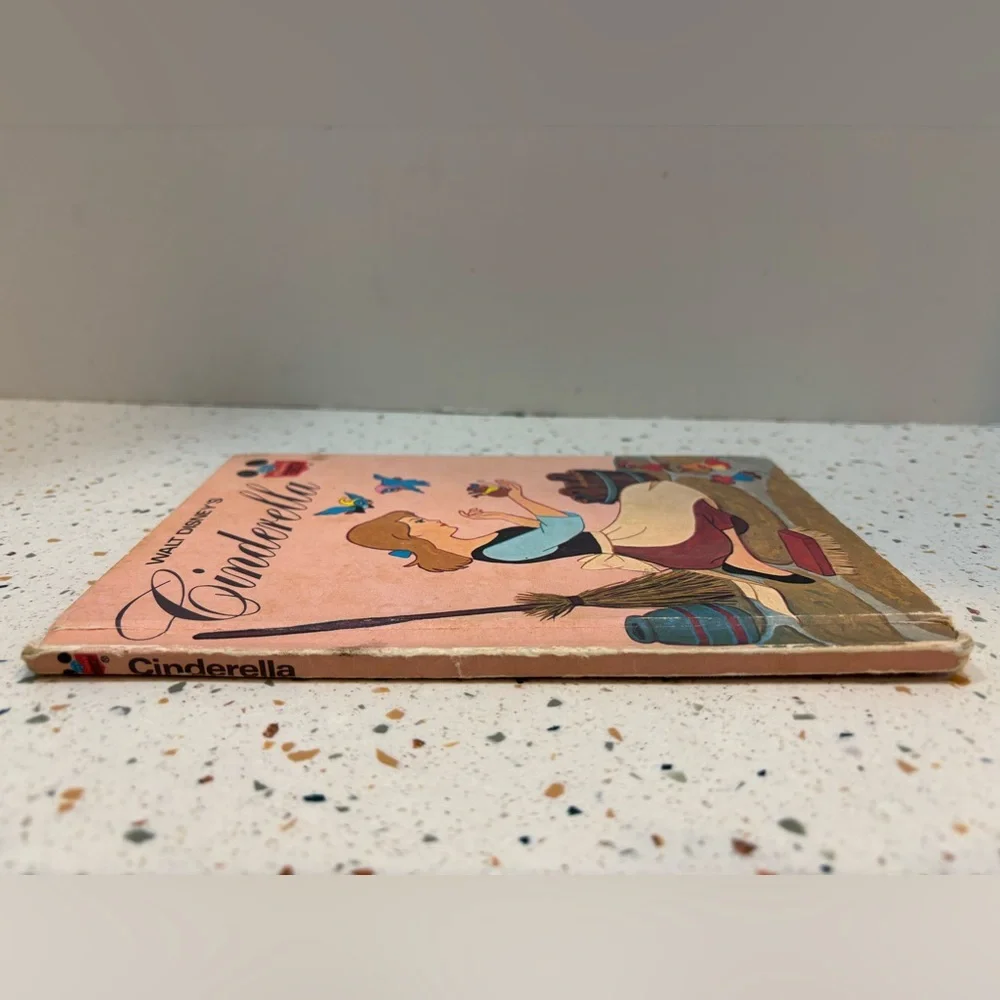Walt Disney’s Cinderella 1974 Book Club Edition – Wonderful World‎ of Reading